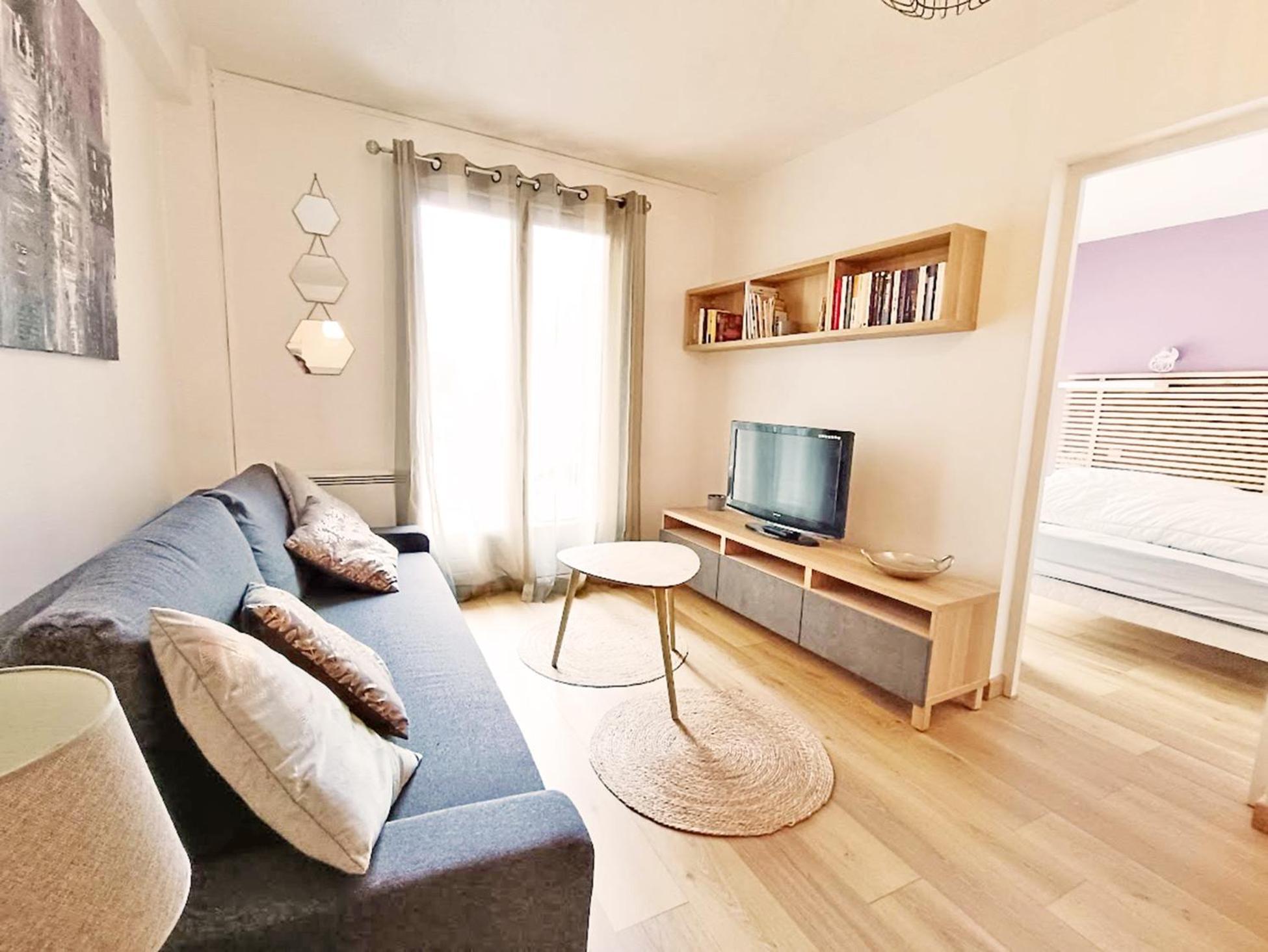 Chez Dominique, T2, Centre Ville, Vue Montagne, Wifi, 4 Personnes Bagnères-de-Luchon Exterior foto